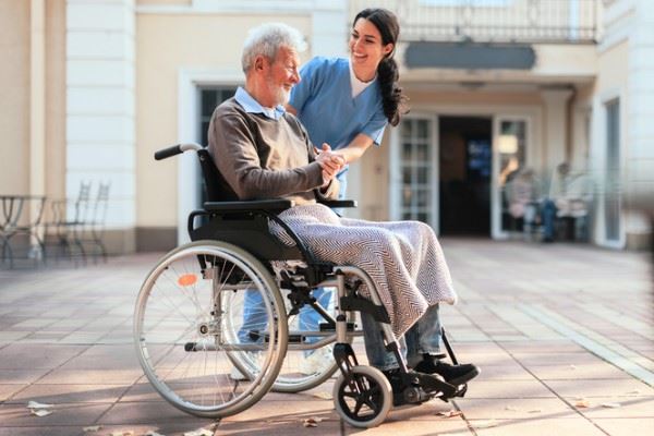 کاربرد ویلچر در مکان های مخلتف